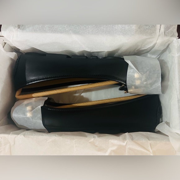 NIB MICHAEL KORS FULTON Flat Leather Black With Gold Hardware Sz 6.5 - Picture 5 of 6